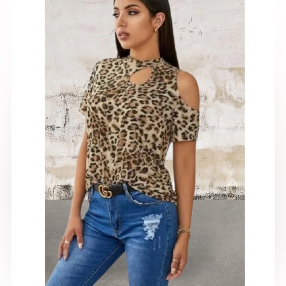 Women’s, Leopard Print, Cutout, Top. - Picture 1 of 12